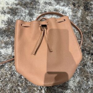 Aritzia Auxiliary Pebbled Leather Bucket Bag